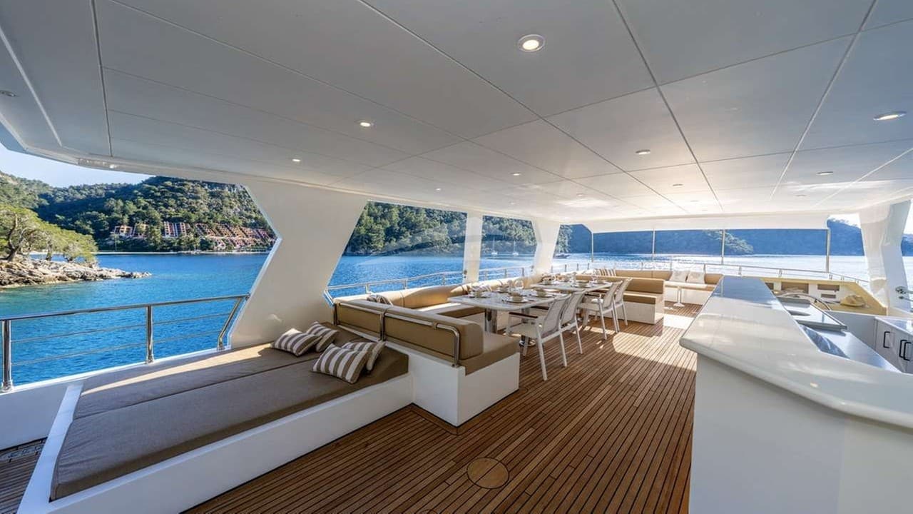LILA TRAWLER, photo from the yacht portfolio 15
