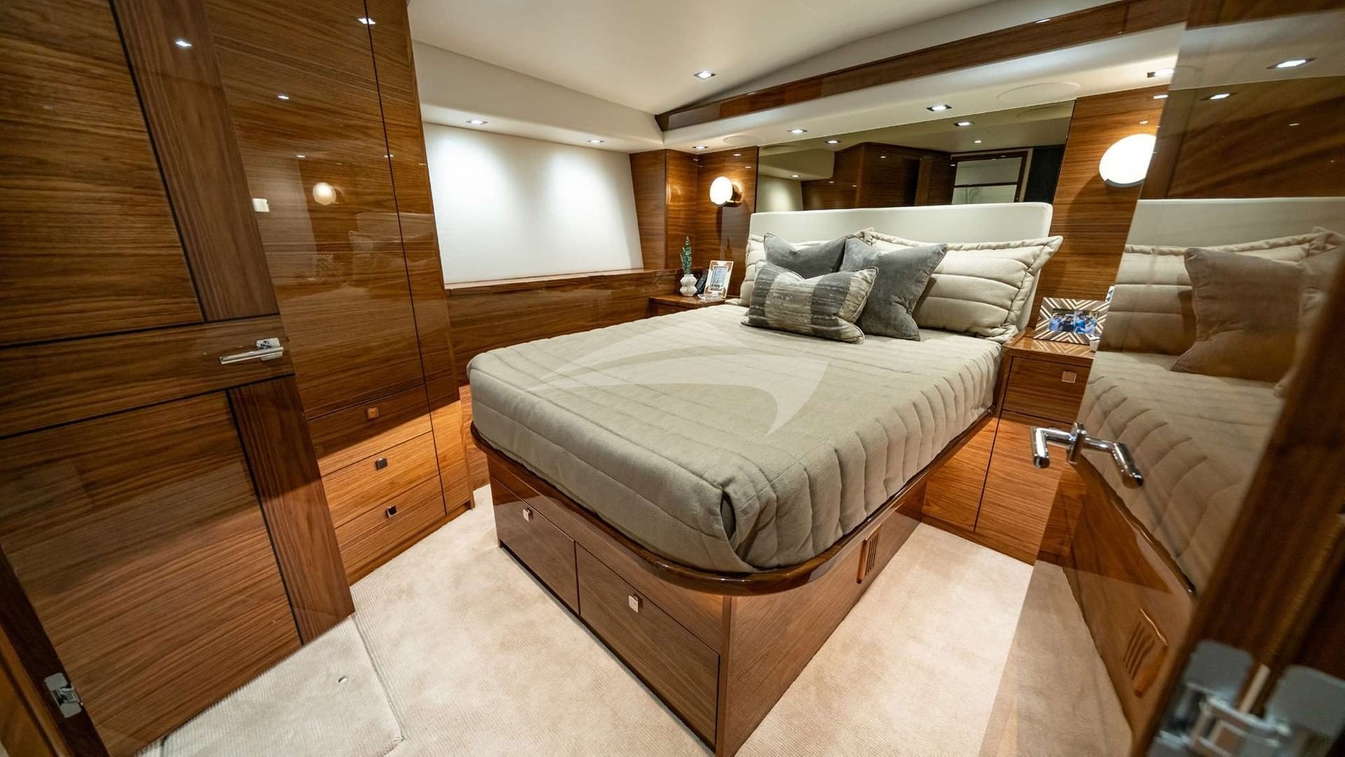 Queen Guest Stateroom