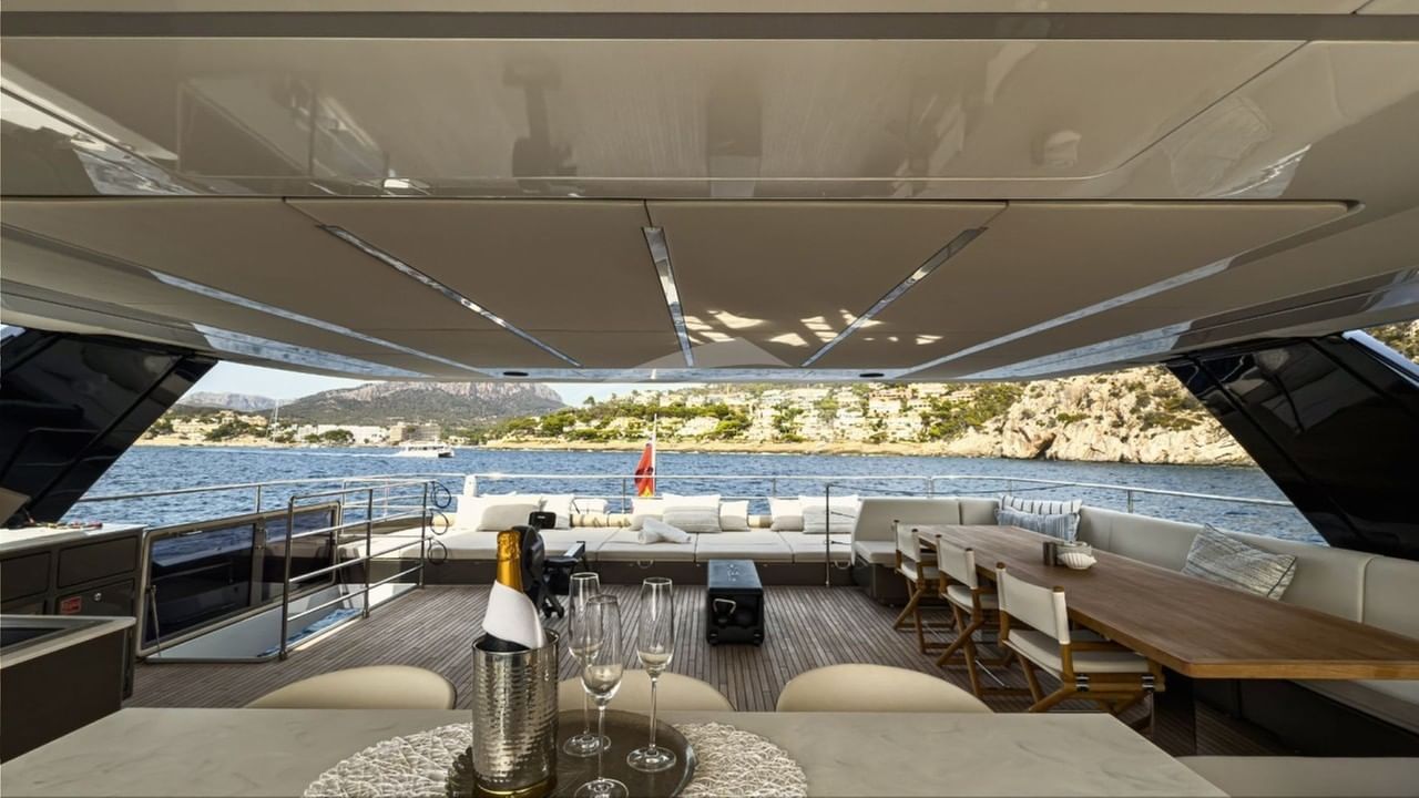 bgyb_charter_sunreef_80_power_tesni_selection_19