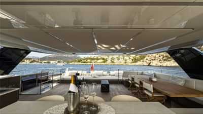 bgyb_charter_sunreef_80_power_tesni_selection_19