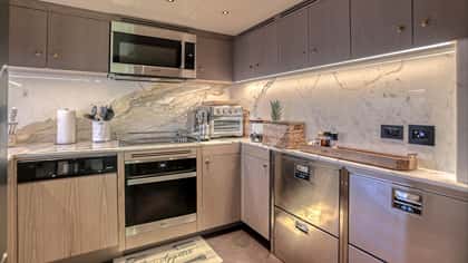 SAINT 27m motor yacht charter, photo 10