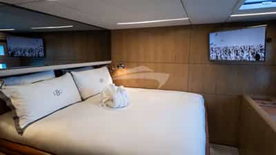 Guest cabin