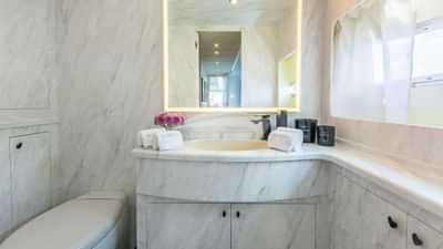 Triple Cabin Bathroom