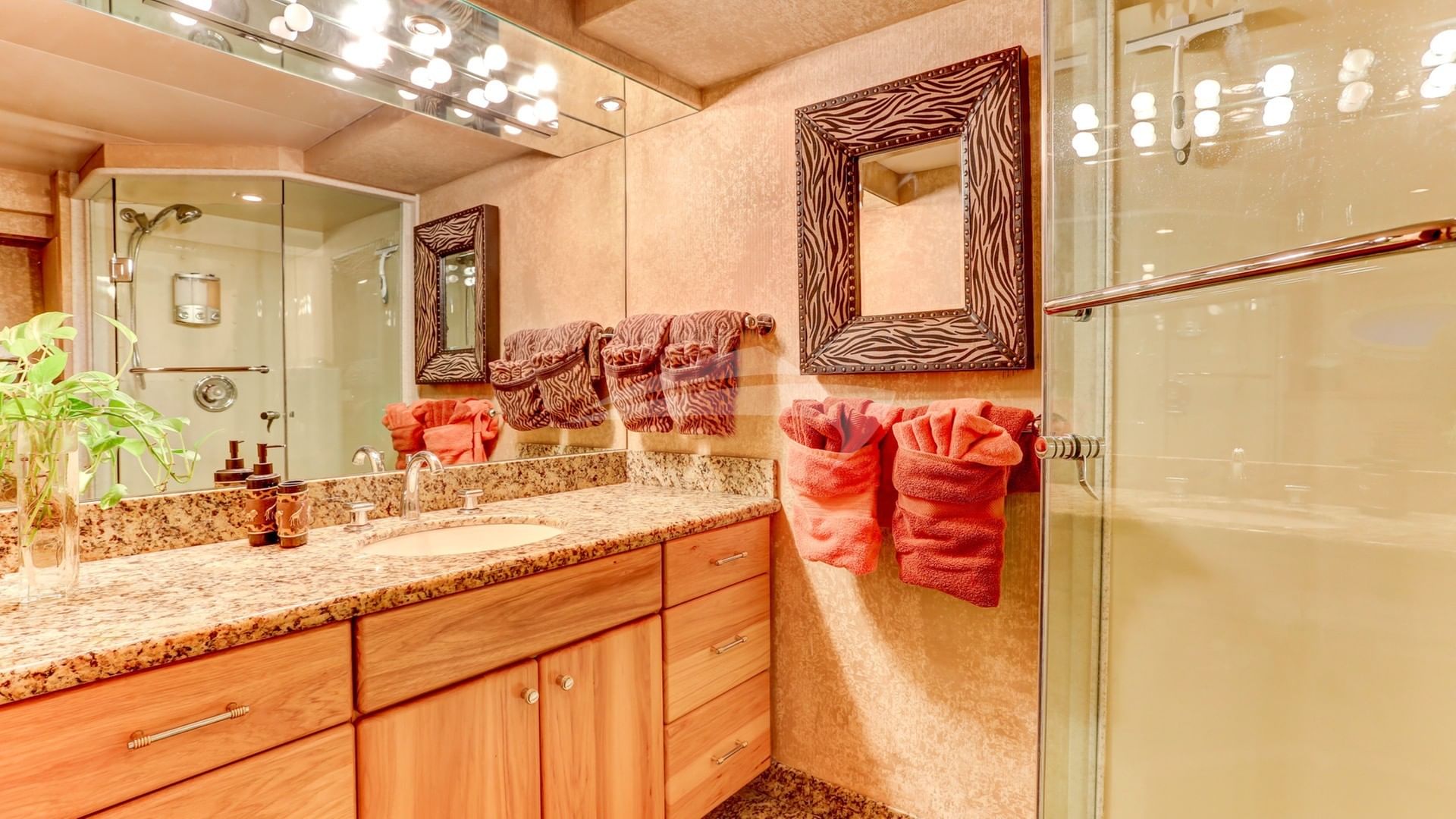 Safari Suite bathroom