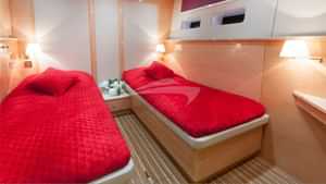 bgyb_charter_catamaran_sunreef82_houbara_27