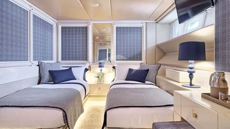 GELLY 43m motor yacht charter, photo 9