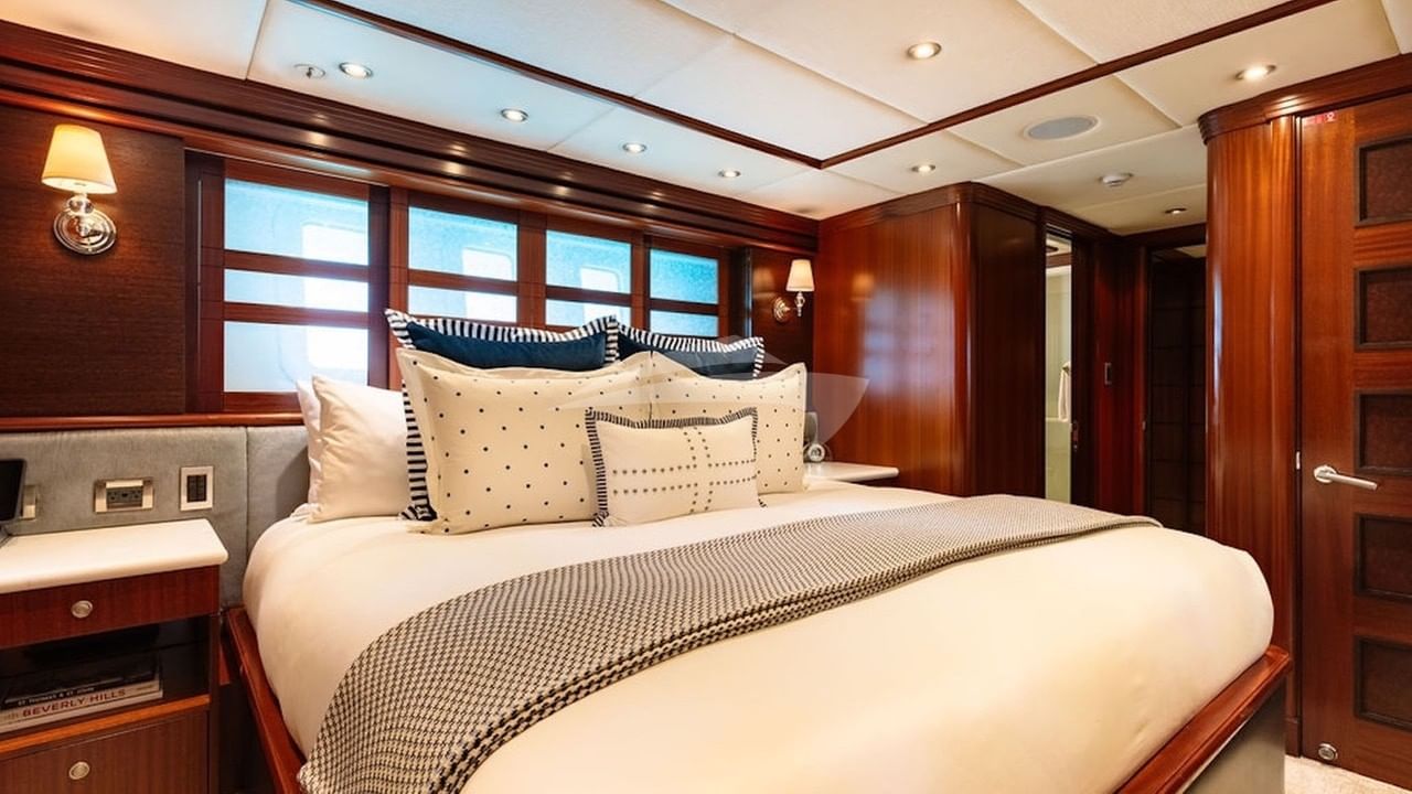 Ocean Club Guest King Stateroom - photo credit Ocean Air Media