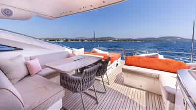 Aft Deck Seating
