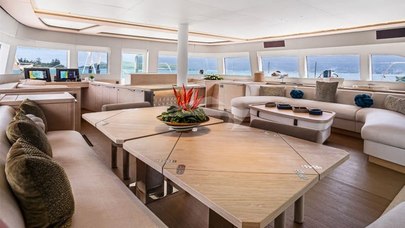 MANE ET NOCTE - Main Saloon