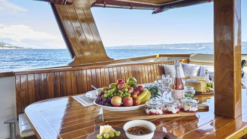 Deck Dining