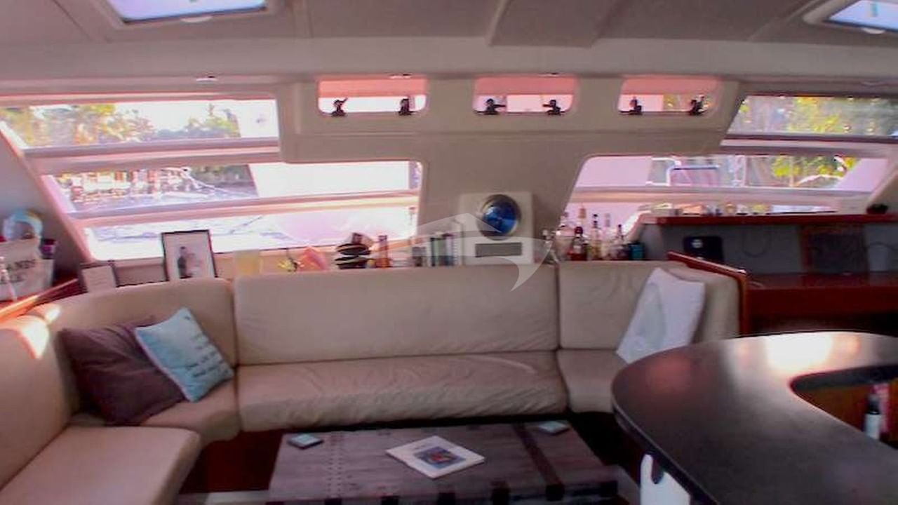 Comfortable saloon space