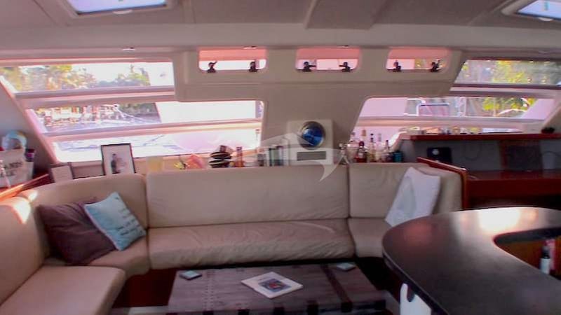 Comfortable saloon space