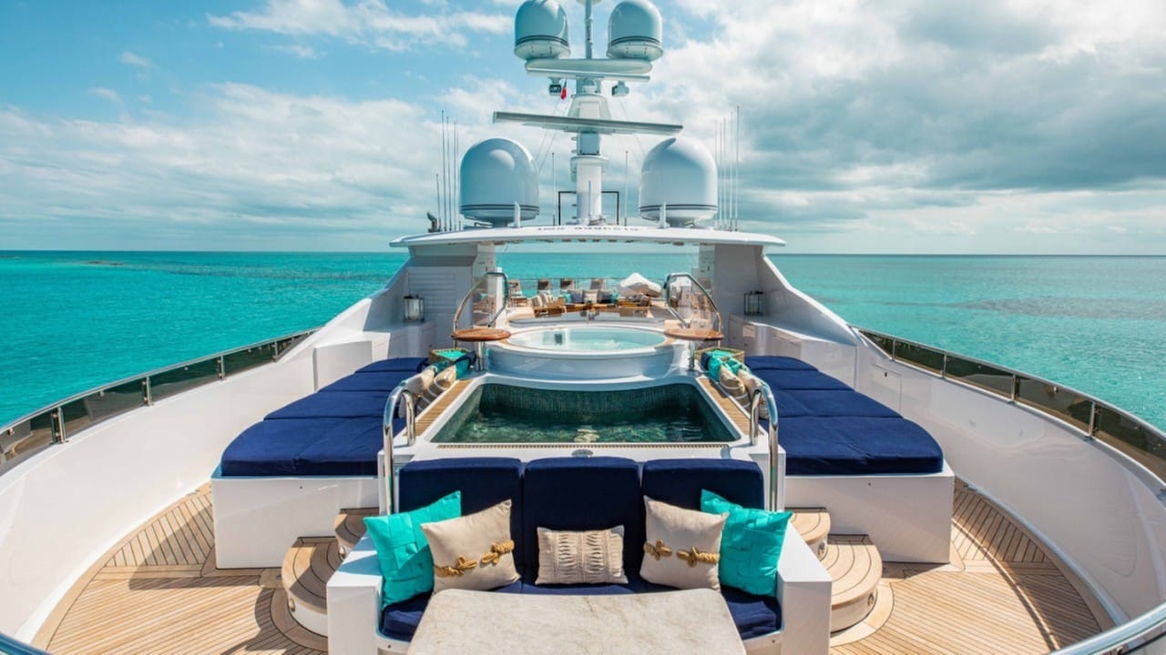 Sun Deck | Jacuzzi