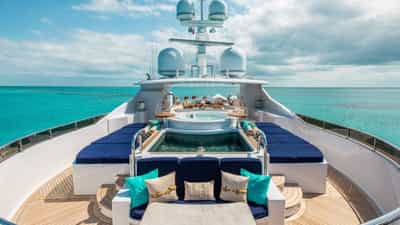 Sun Deck | Jacuzzi