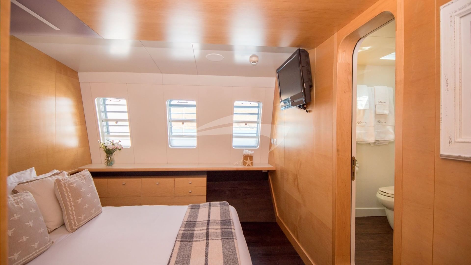 King convertible to Twin Aft