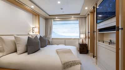 Guest double cabin