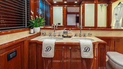 Motor Yacht Divine Master Cabin WC