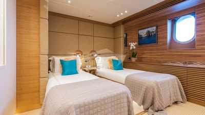 Convertible twin stateroom