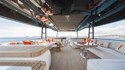 Sundeck seating with bimini