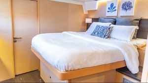 Yacht Charter RESPITE AT SEA