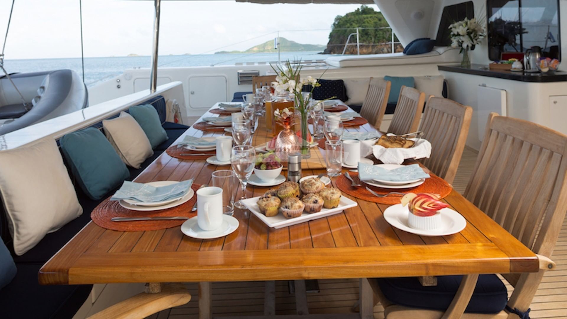 Set up for breakfast in the aft cockpit