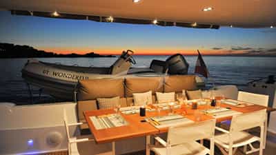 Aft cockpit dining table