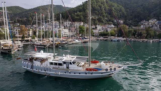 DIAMOND LILA 30m motor yacht for charter