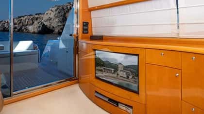 C&A 17m motor yacht charter, photo 10