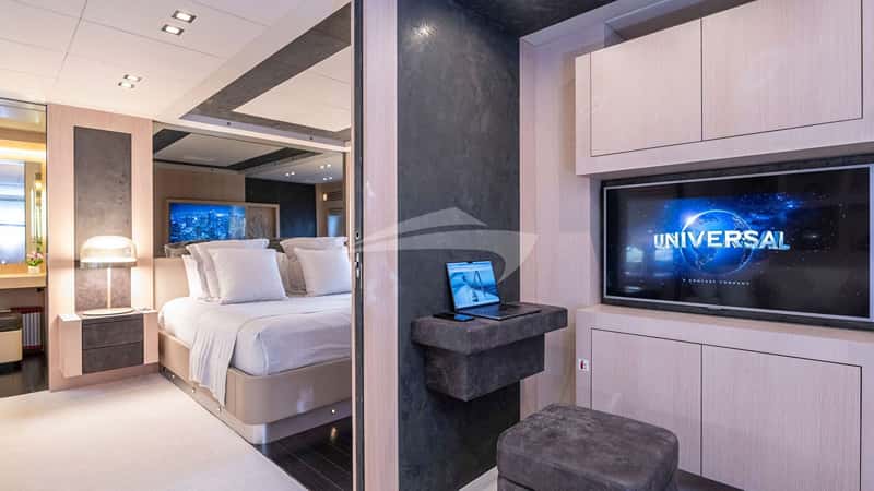 TOTAL 33m motor yacht charter, photo 8