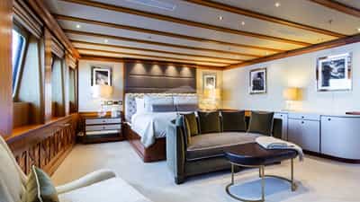 Upper deck master suite