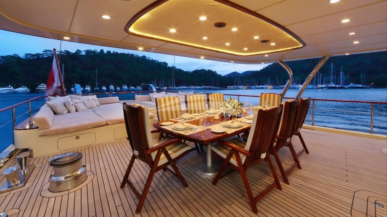 Aft Deck Dining