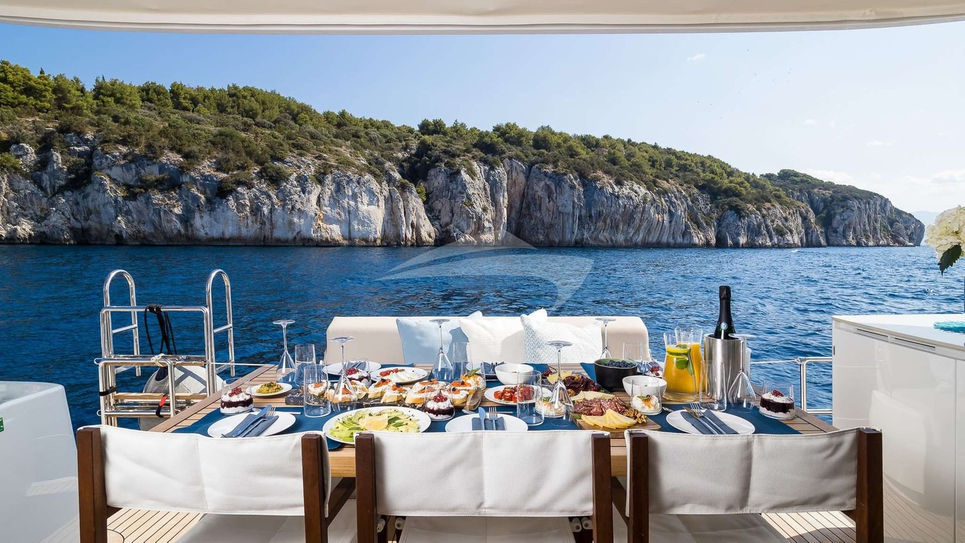 Main dinning area is in cockpit