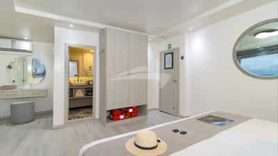 Balcony cabin