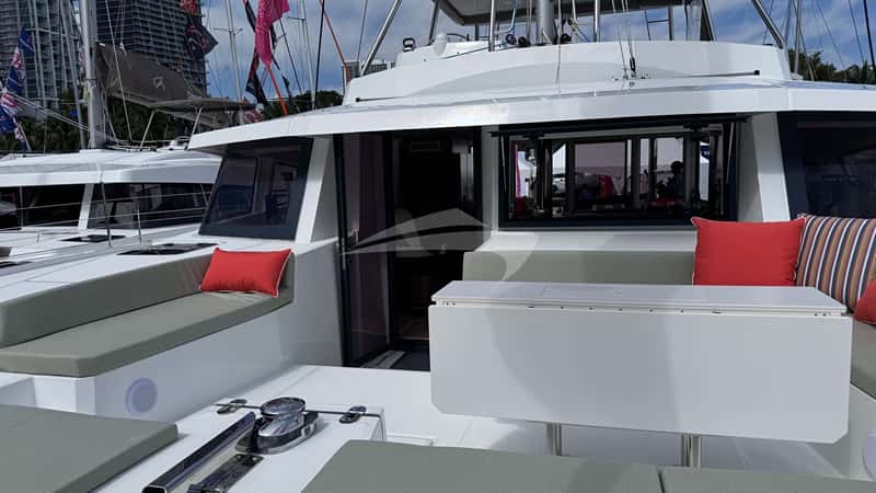 BAREFOOT BLISS 17m sailing yacht charter, photo 8