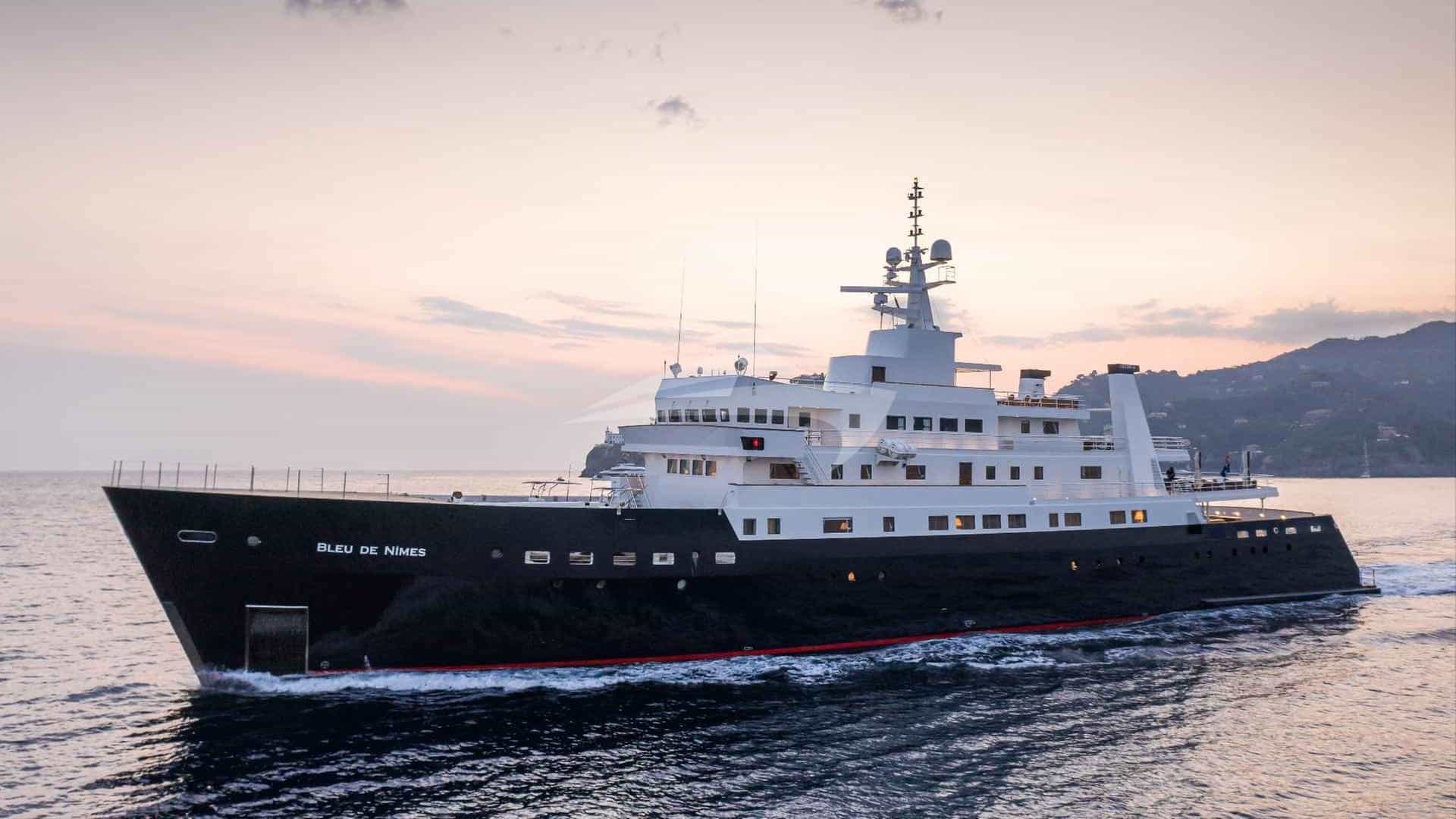 BLEU DE NIMES luxury yacht charter Mallorca