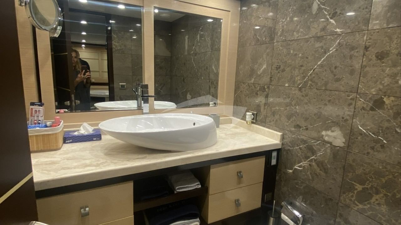 Guest Cabin Bathroom