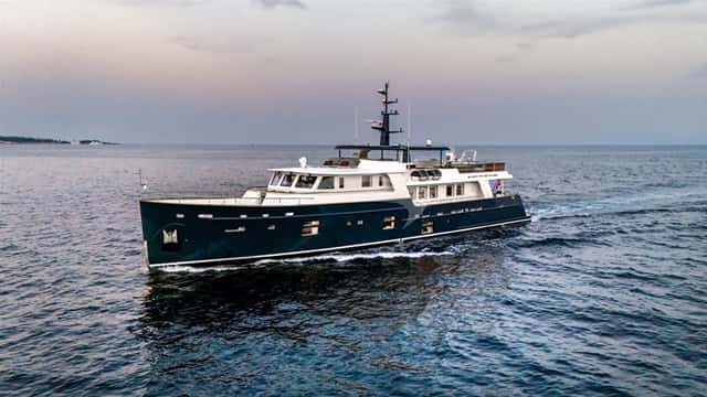 ARAOK II 33m motor yacht for charter