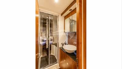 Twin Stateroom Head