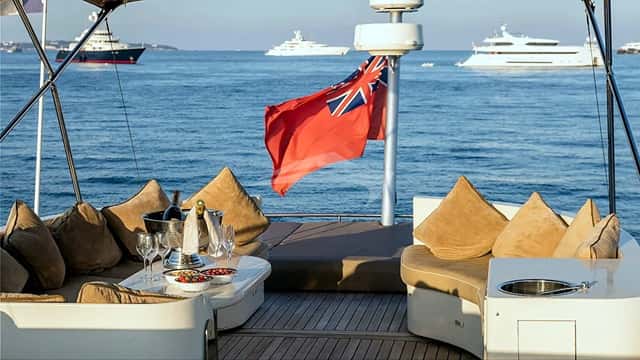 DIAMS yacht charter photo 3