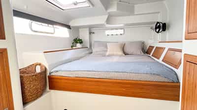 Starboard aft king suite