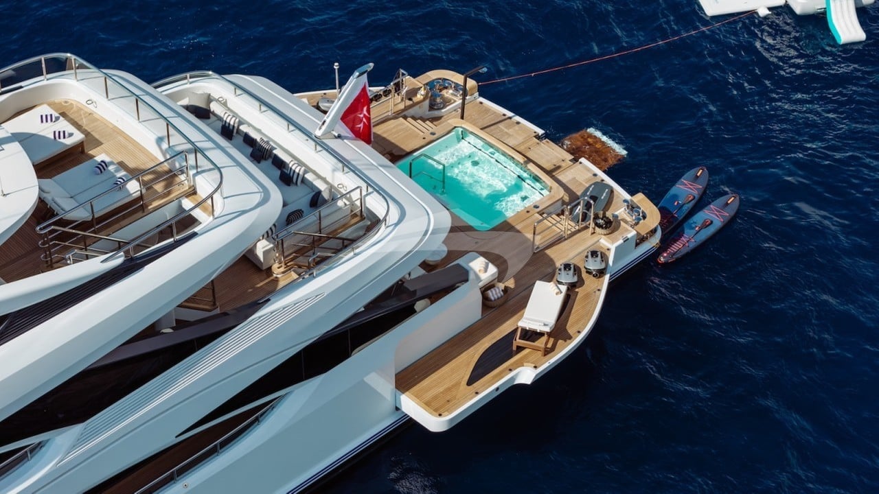 Main deck aft Oasis Deck