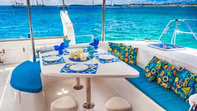 Alfresco dining in the cockpit