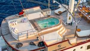 Sundeck Jacuzzzi