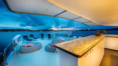 Bar and Sun Deck