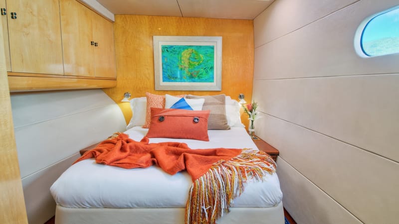 Forward queen guest suite
