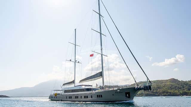 DE LOVE 47m / 154ft sailing yacht for charter