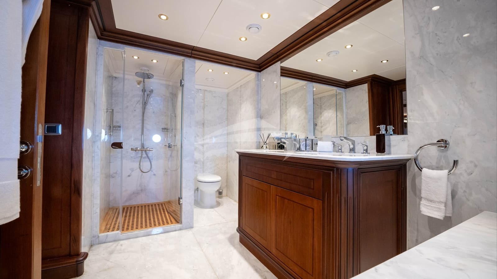 THE LANGLEY, Aufnahme aus dem Yachtportfolio 27