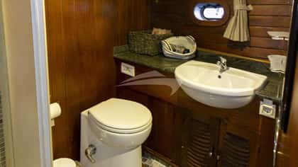 SERENAD 29m sailing yacht charter, photo 11