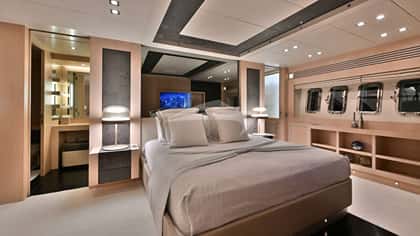 TOTAL 33m motor yacht charter, photo 10