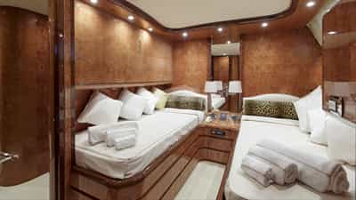 Guest cabin